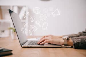 how to become a copywriter